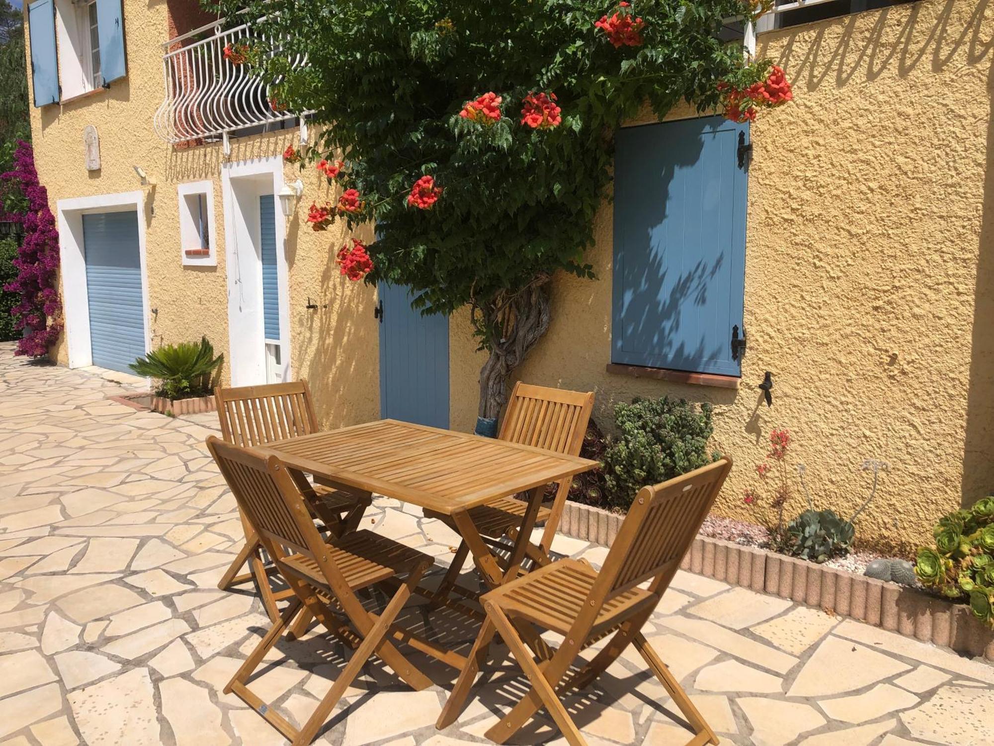 Appartement Dans La Colline Belgentier Esterno foto